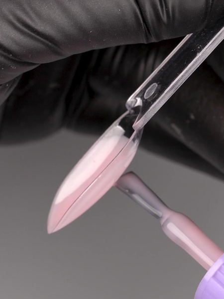 Купить камуфлирующую базу для ногтей GUMMY BASE Tender Nail Club