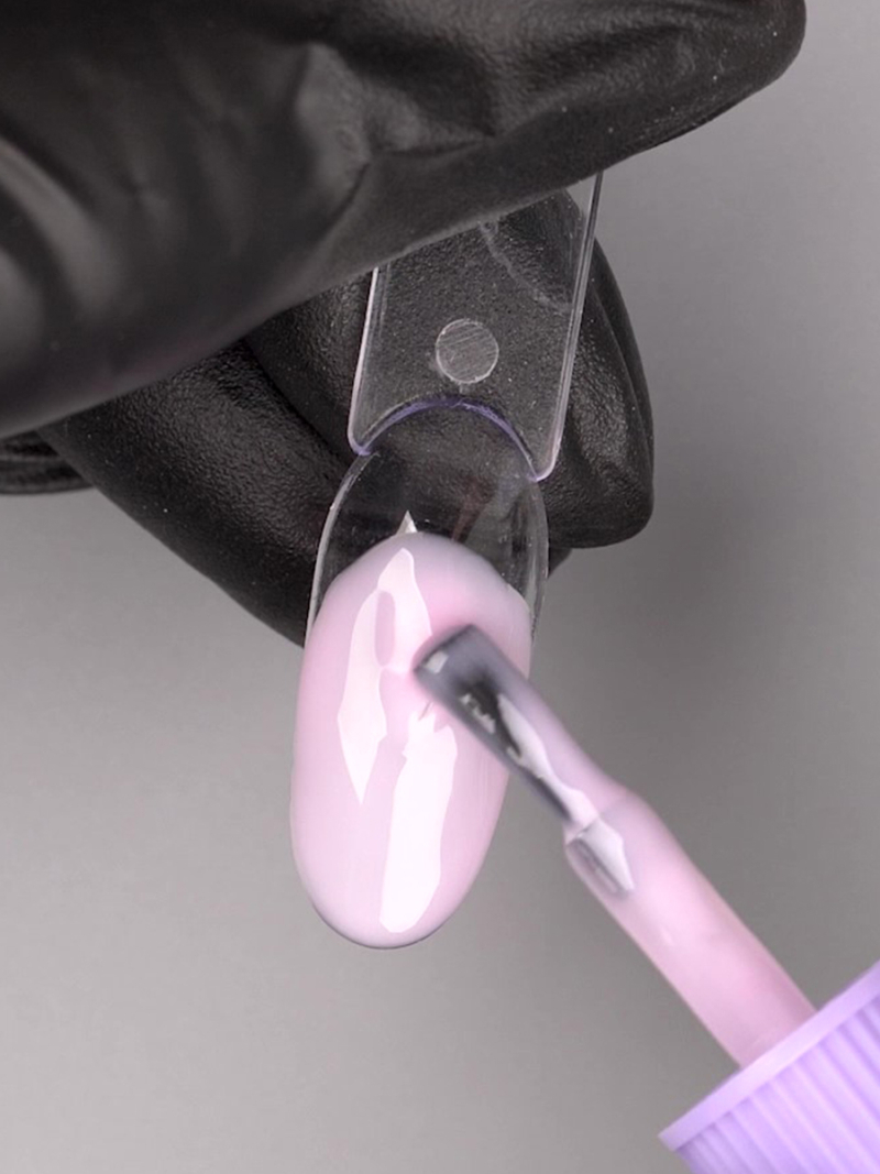 Купить камуфлирующую базу для ногтей GUMMY BASE Favorite Nail Club