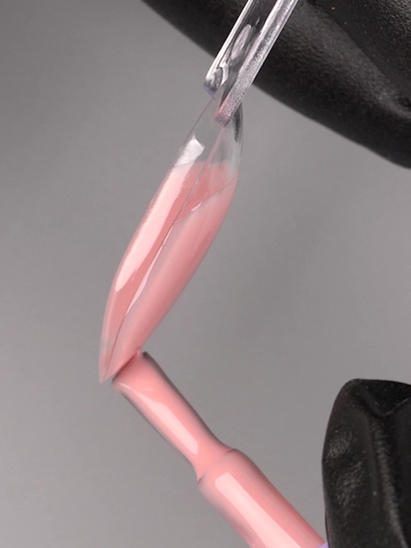 Купить камуфлирующую базу для ногтей GUMMY BASE Soft Nail Club