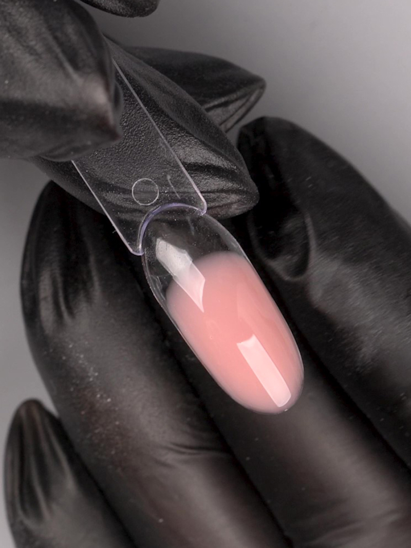 Купить камуфлирующую базу для ногтей GUMMY BASE Sensitive Nail Club