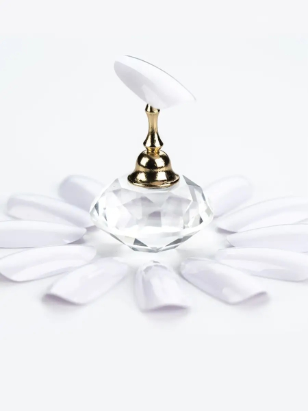 Купить типсы для демонстрационного дизайна ногтей белые