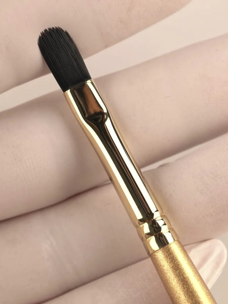 Купить маникюрную кисть для моделирования ногтей гелем 5N/G Black Nail Club