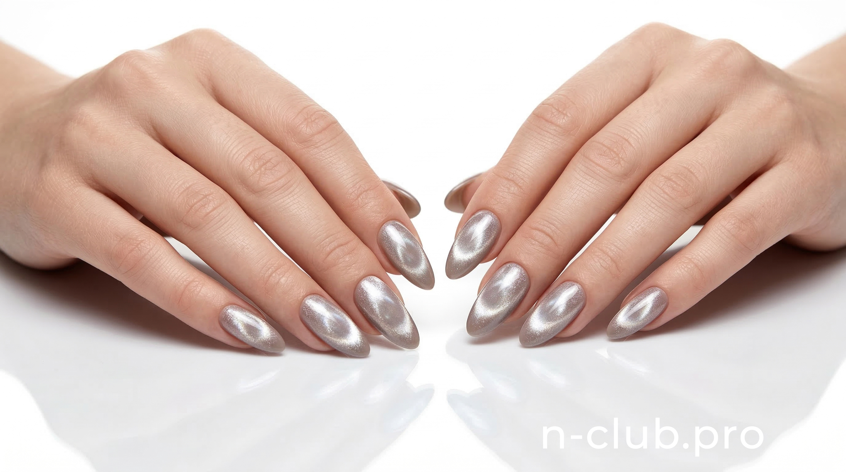 Cat's Eye лунная кошка на материалах премиум бренда NAILCLUB