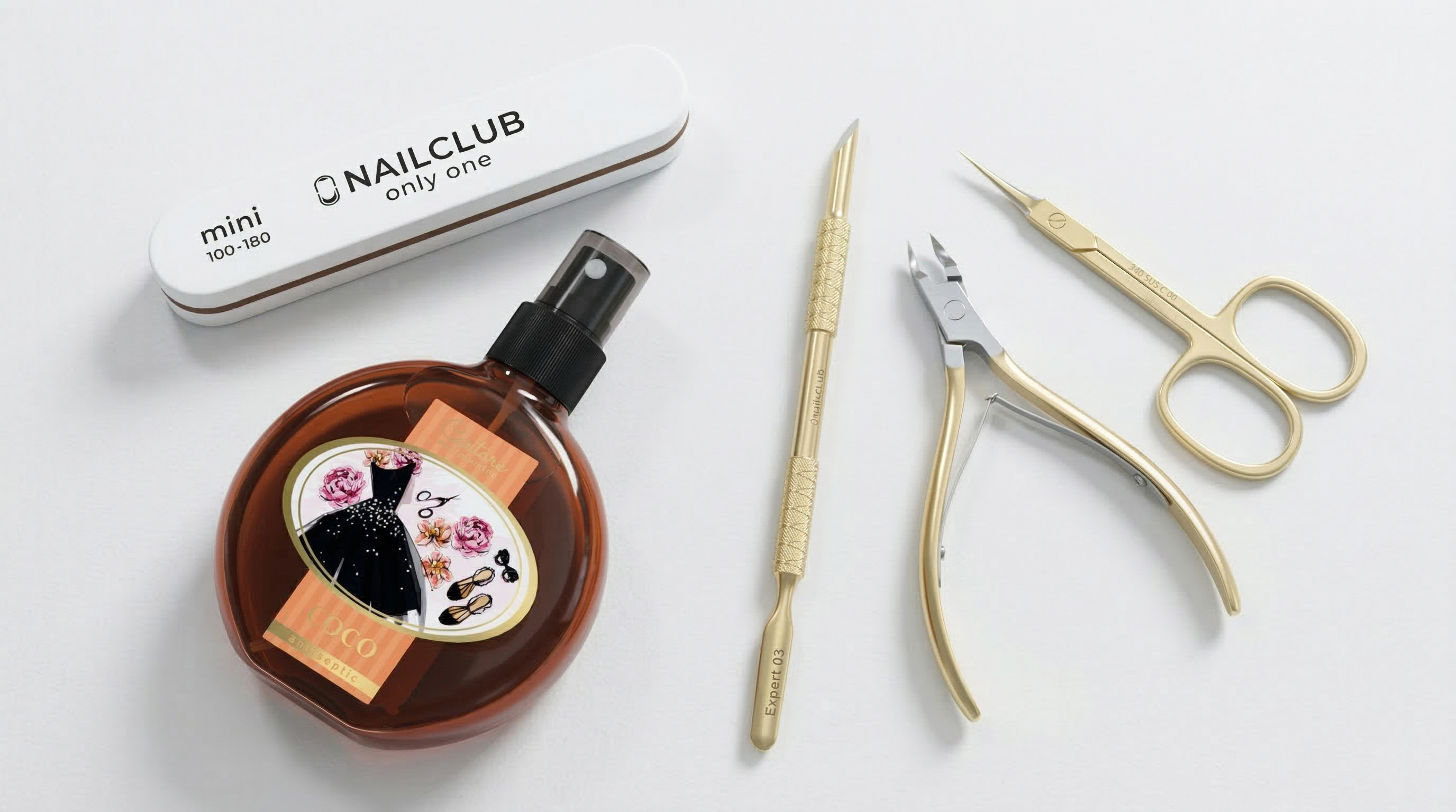 Красота в деталях: стильный мастер маникюра по версии премиум бренда NAILCLUB